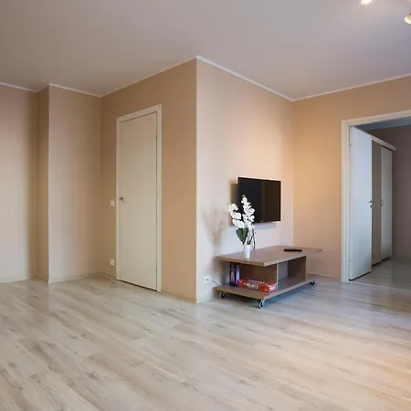 Joe - With Sauna In The Center *