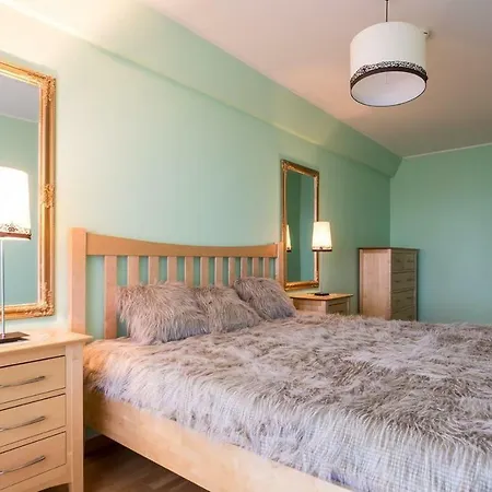 Joe - With Sauna In The Center *