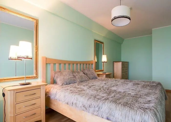 Joe - With Sauna In The Center *