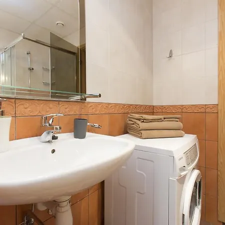 Joe - With Sauna In The Center * טאלין